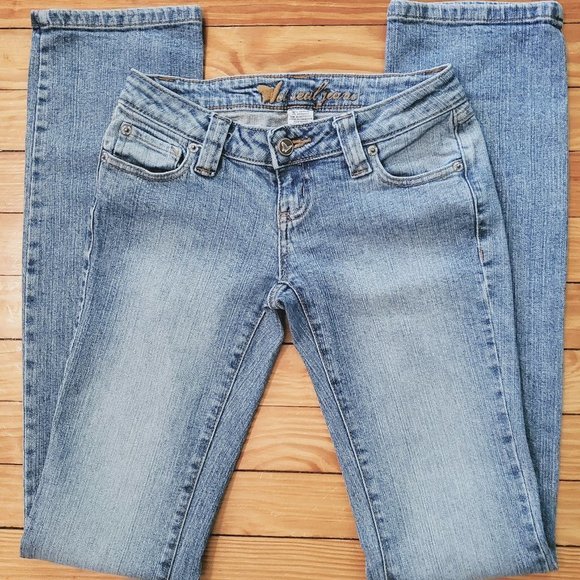 Wet Seal Straight Leg Med Wash Jeans Sz 1 - Picture 1 of 6